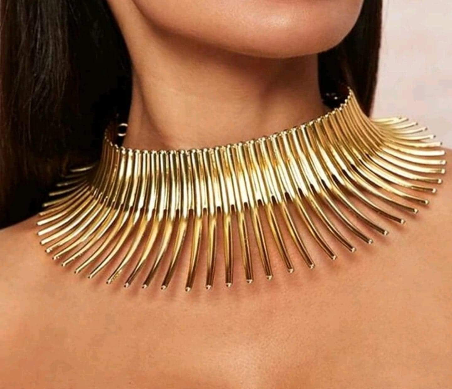 Queen necklace fashion