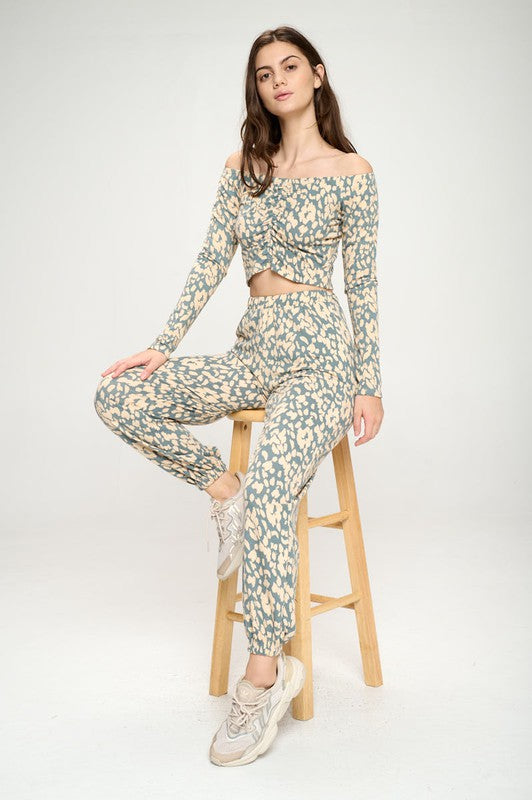 Jogger and Off shoulder top loung wear set leopard