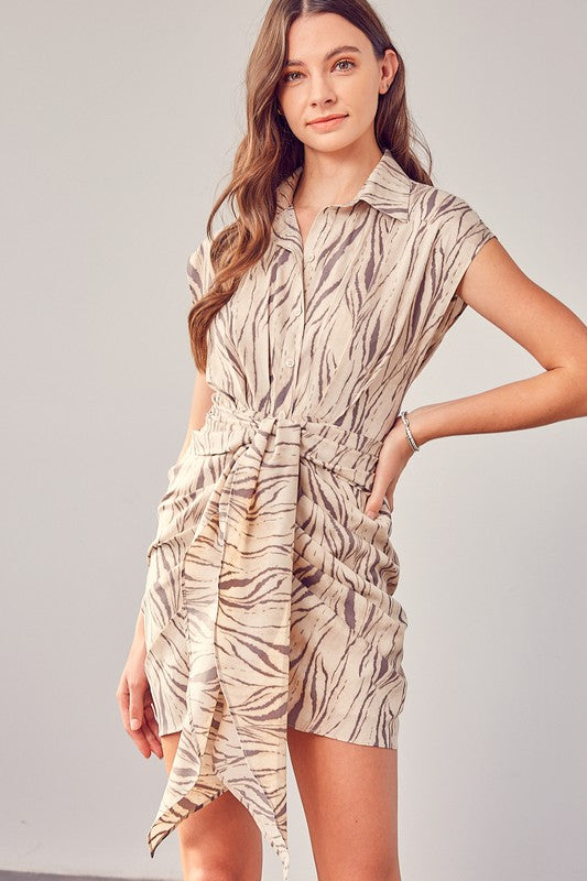 PRINT FRONT TIE DRESS