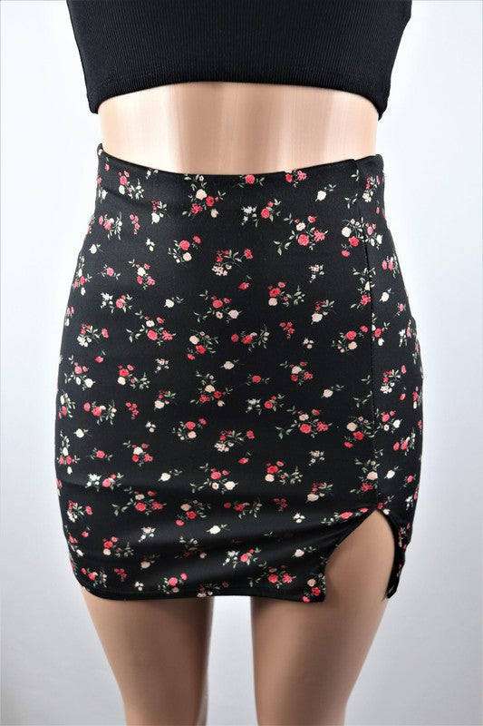 Floral mini skirt with slit