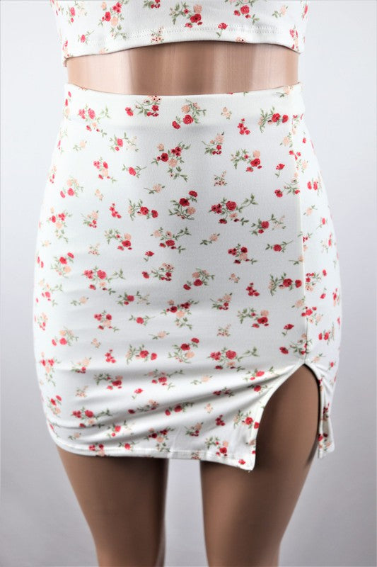 Floral mini skirt with slit