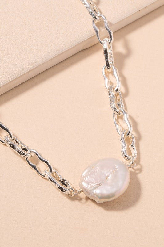 Hammered Chain Pearl Necklace